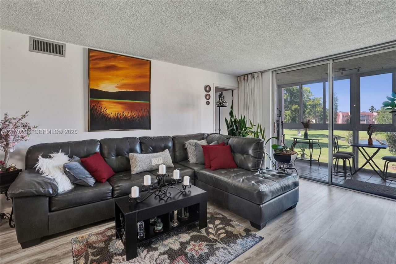 9461 Sunrise Lakes Blvd, Unit 208, Sunrise, FL 33322 Photo