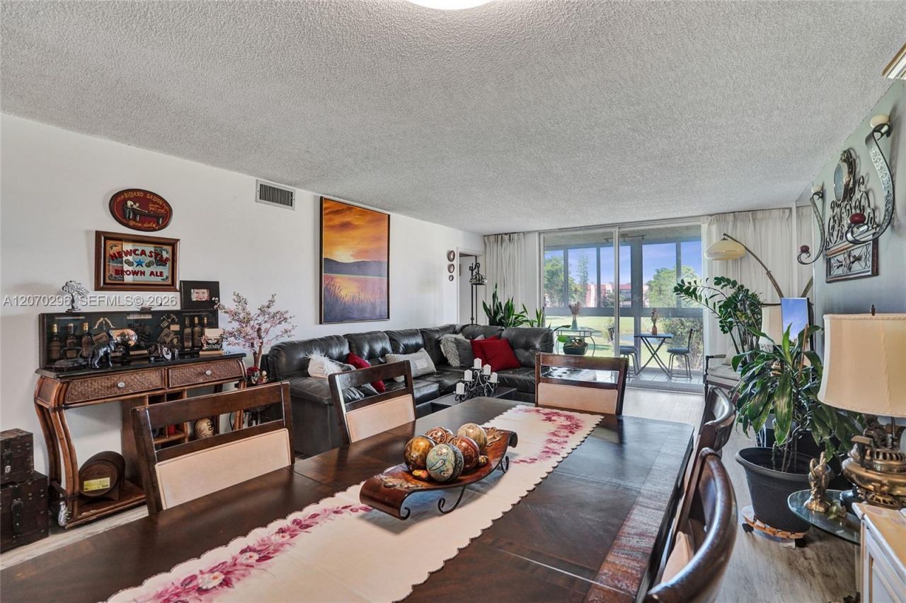 9461 Sunrise Lakes Blvd, Unit 208, Sunrise, FL 33322 Photo