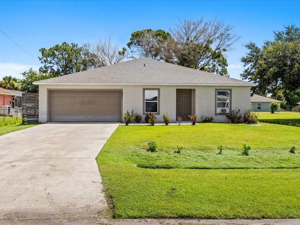 1671 SE Seashore Ln , Port St. Lucie, FL 34983