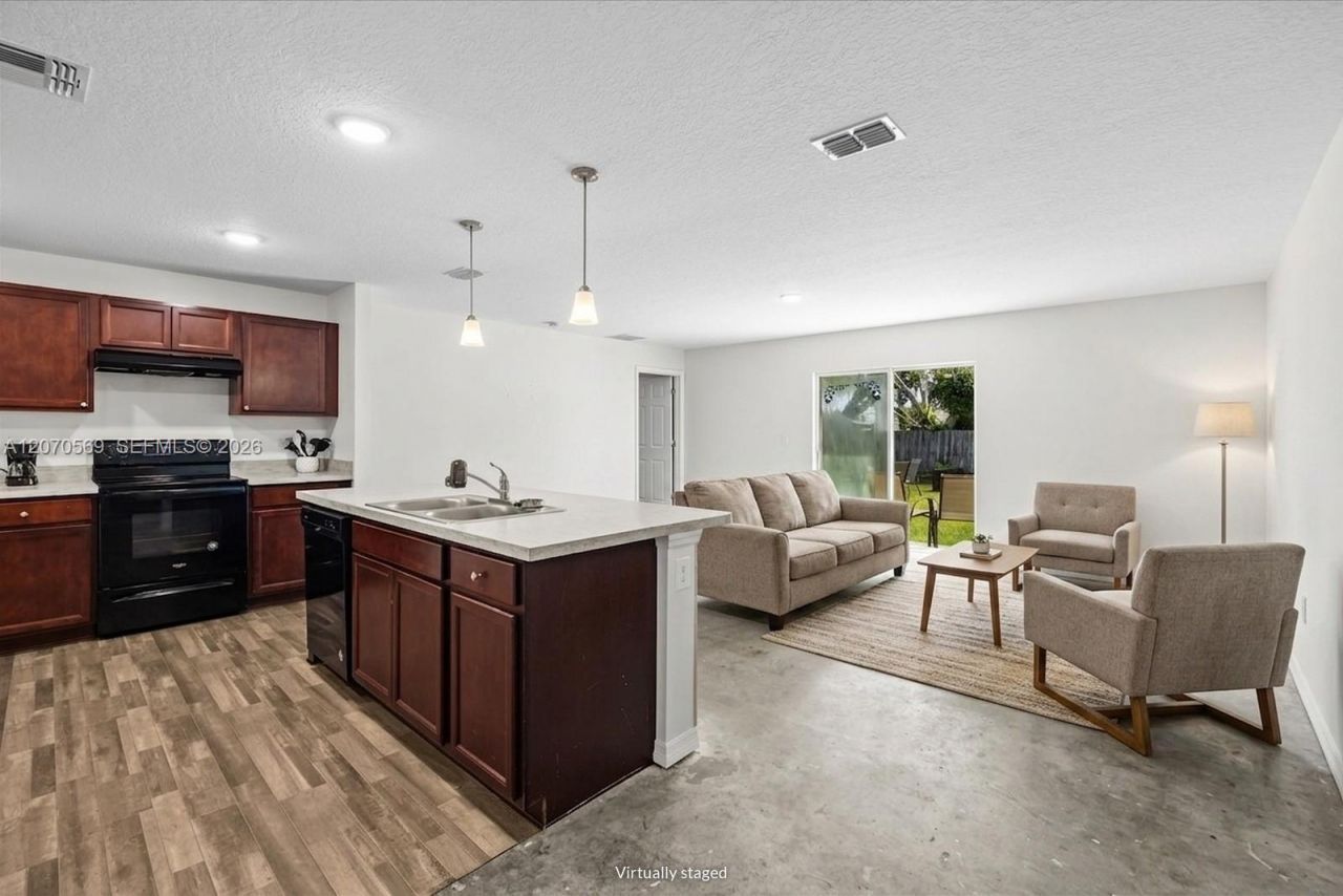 1671 SE Seashore Ln , Port Saint Lucie, FL 34983 Photo
