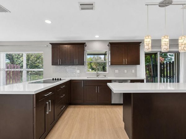 4848 Grapevine Way , Unit 4848, Davie, FL 33331