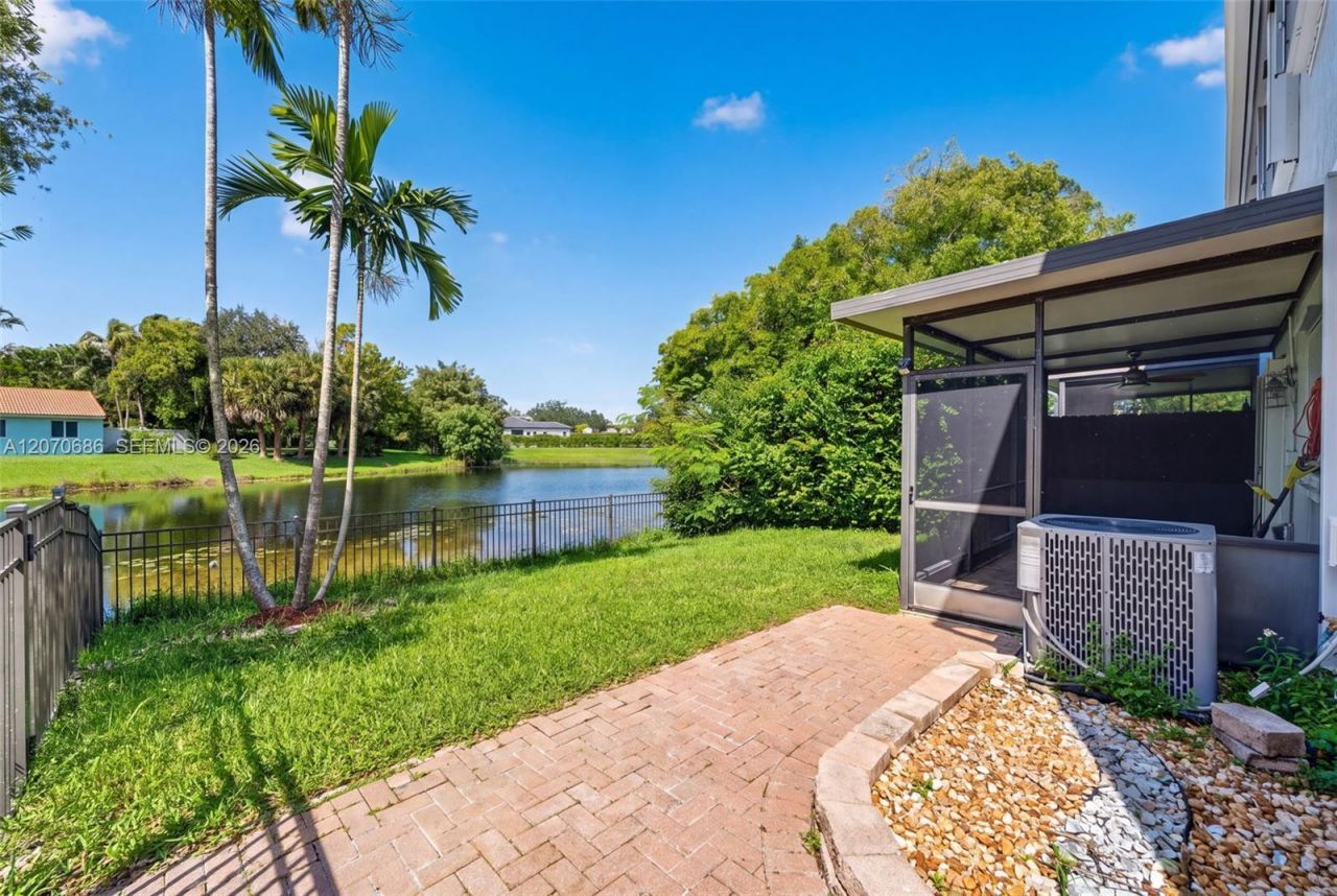 4848 Grapevine Way, Unit 4848, Davie, FL 33331 Photo