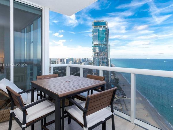 18201 Collins Ave , Unit 4208, Sunny Isles Beach, FL 33160