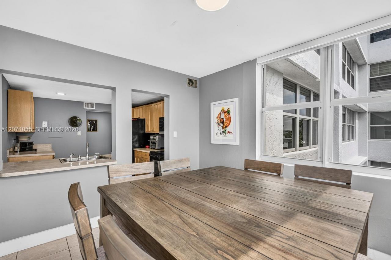 Please Call For Address, Unit 4E, North Miami Beach, FL 33160 Photo