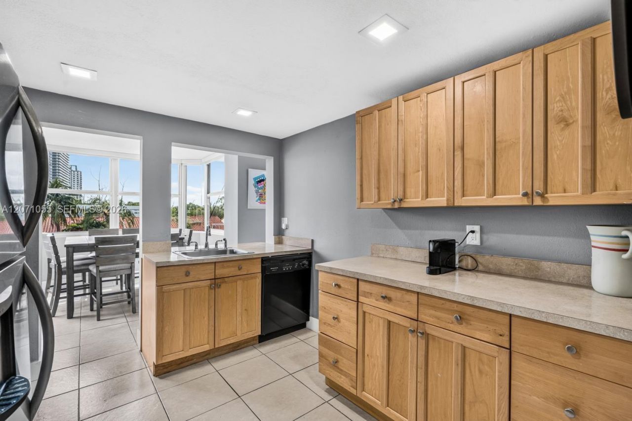 Please Call For Address, Unit 4E, North Miami Beach, FL 33160 Photo