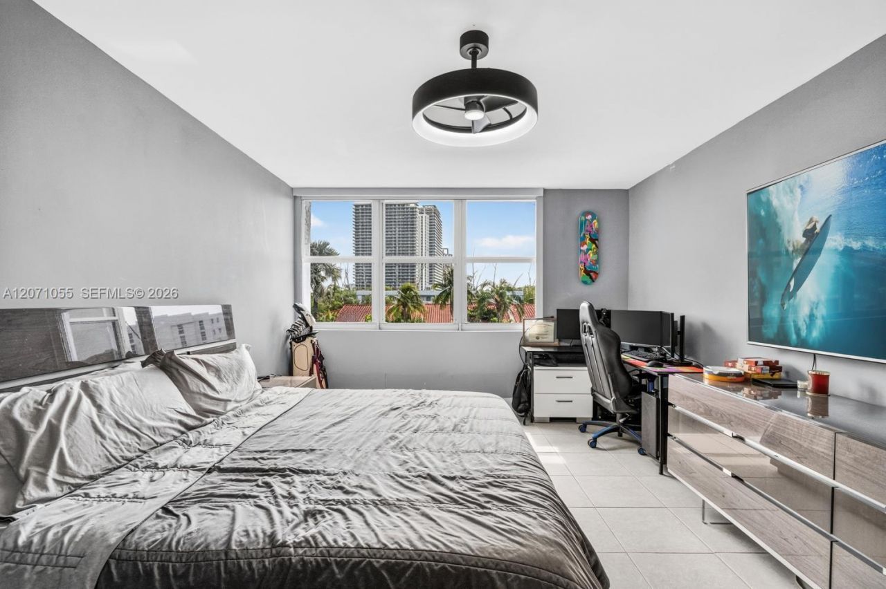 Please Call For Address, Unit 4E, North Miami Beach, FL 33160 Photo