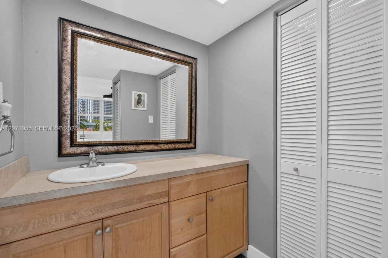 Please Call For Address, Unit 4E, North Miami Beach, FL 33160 Photo
