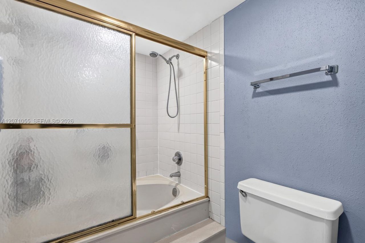 Please Call For Address, Unit 4E, North Miami Beach, FL 33160 Photo