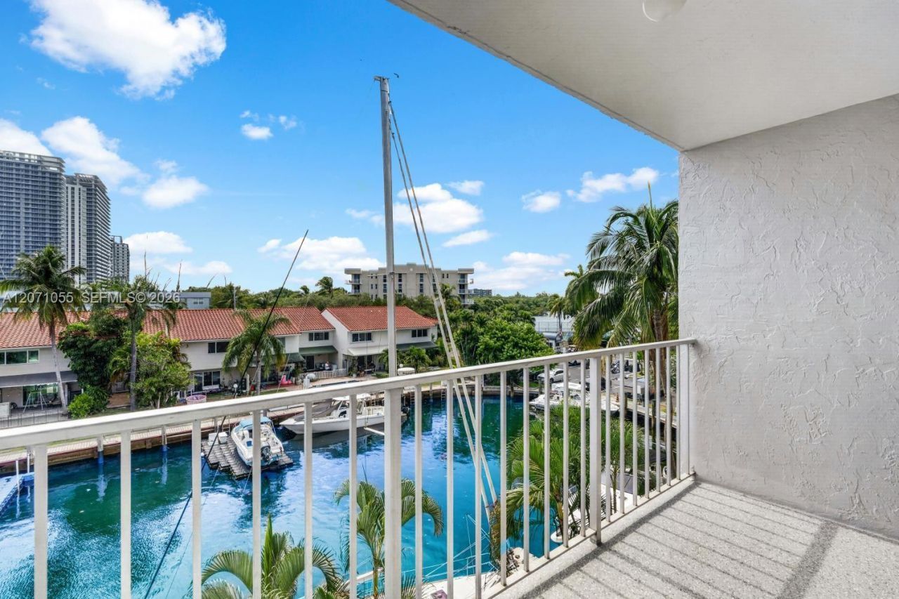 Please Call For Address, Unit 4E, North Miami Beach, FL 33160 Photo