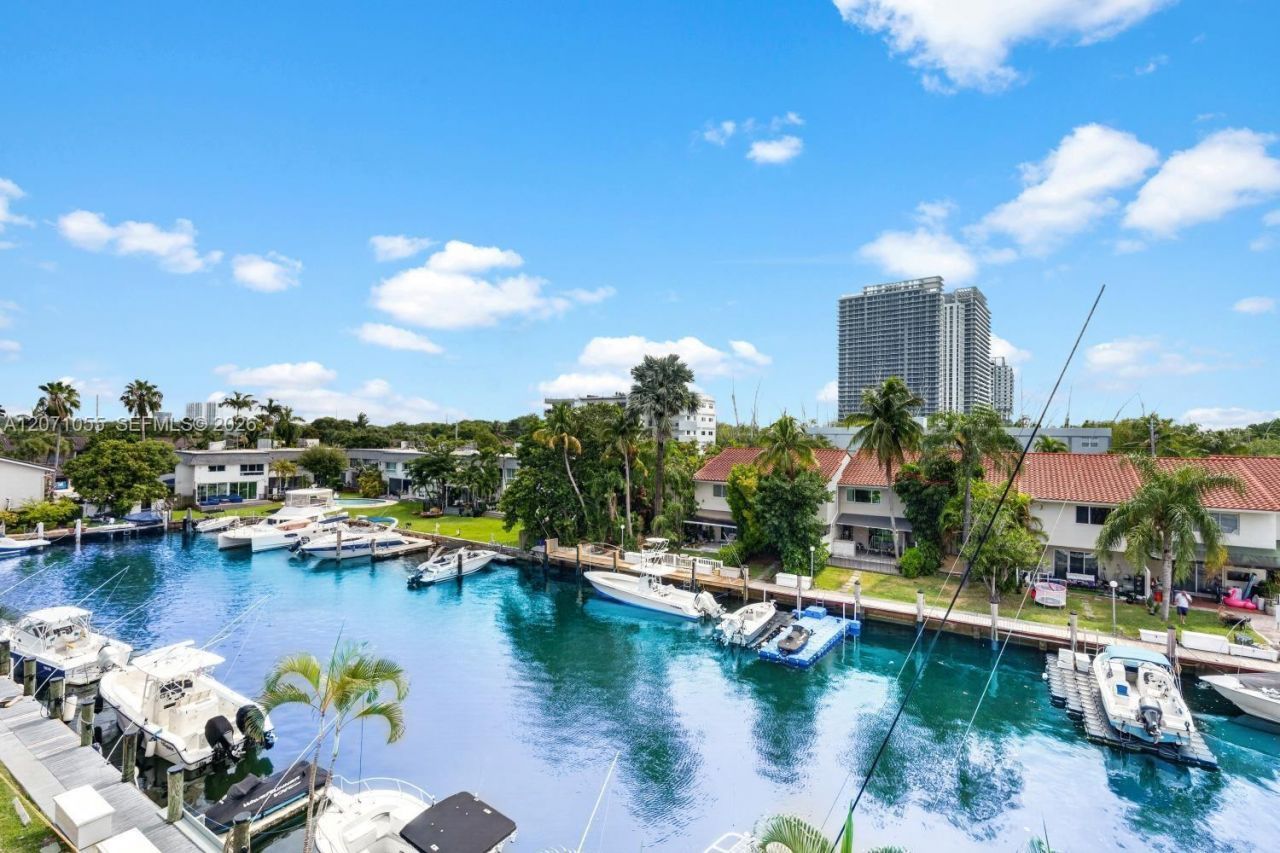 Please Call For Address, Unit 4E, North Miami Beach, FL 33160 Photo