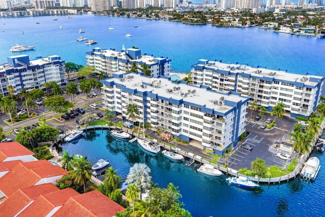 Please Call For Address, Unit 4E, North Miami Beach, FL 33160 Photo
