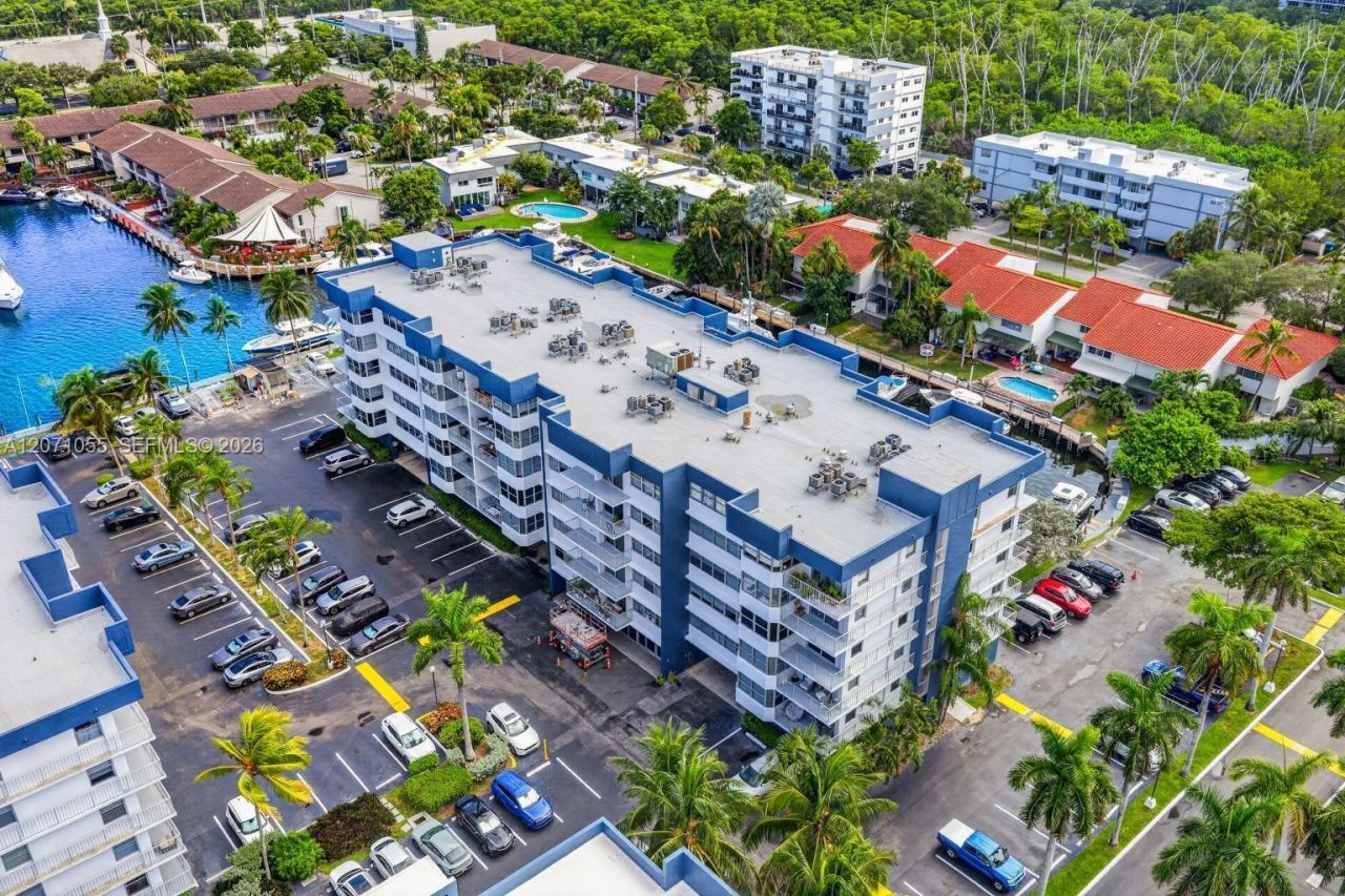 Please Call For Address, Unit 4E, North Miami Beach, FL 33160 Photo