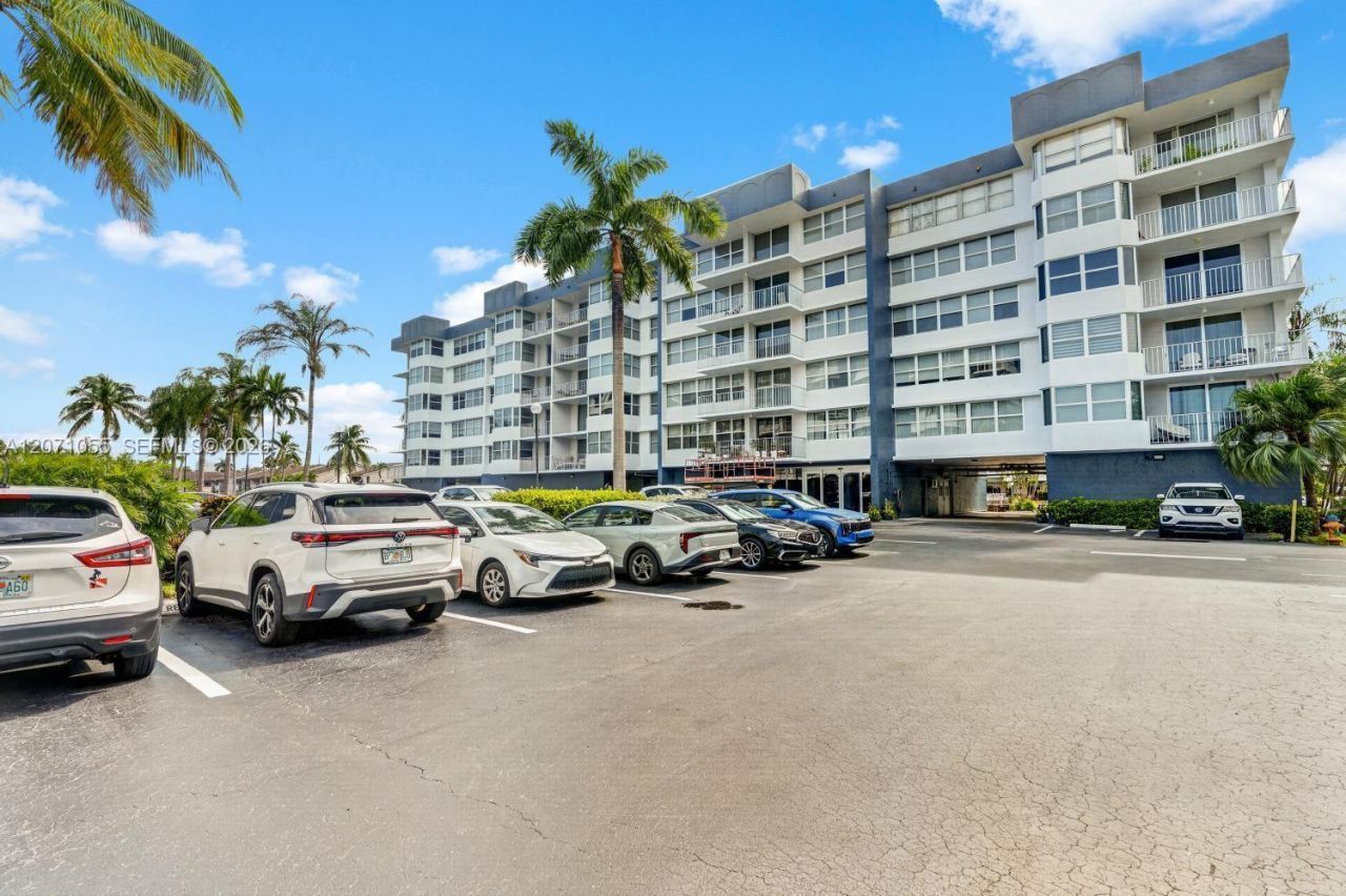 Please Call For Address, Unit 4E, North Miami Beach, FL 33160 Photo