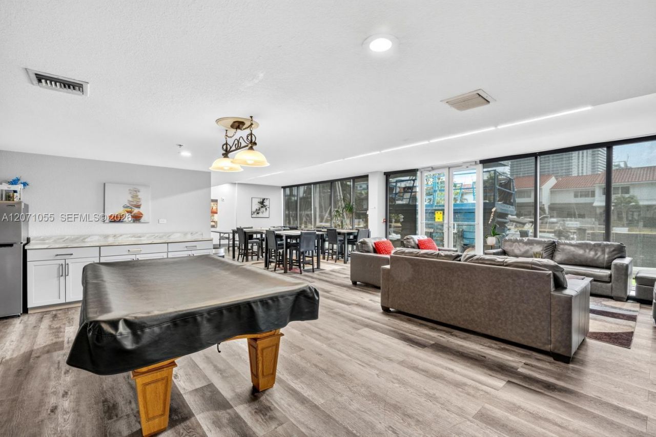 Please Call For Address, Unit 4E, North Miami Beach, FL 33160 Photo