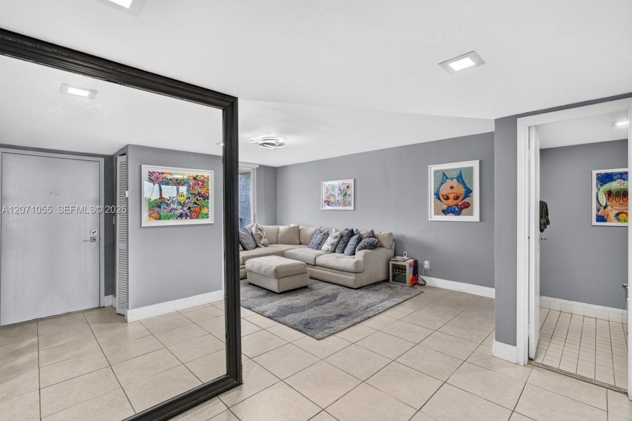 Please Call For Address, Unit 4E, North Miami Beach, FL 33160 Photo