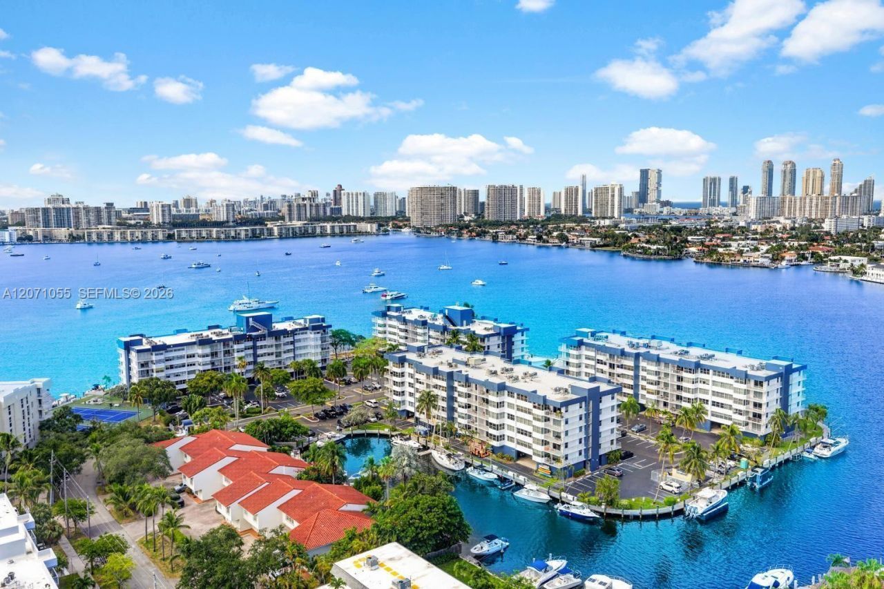 Please Call For Address, Unit 4E, North Miami Beach, FL 33160 Photo
