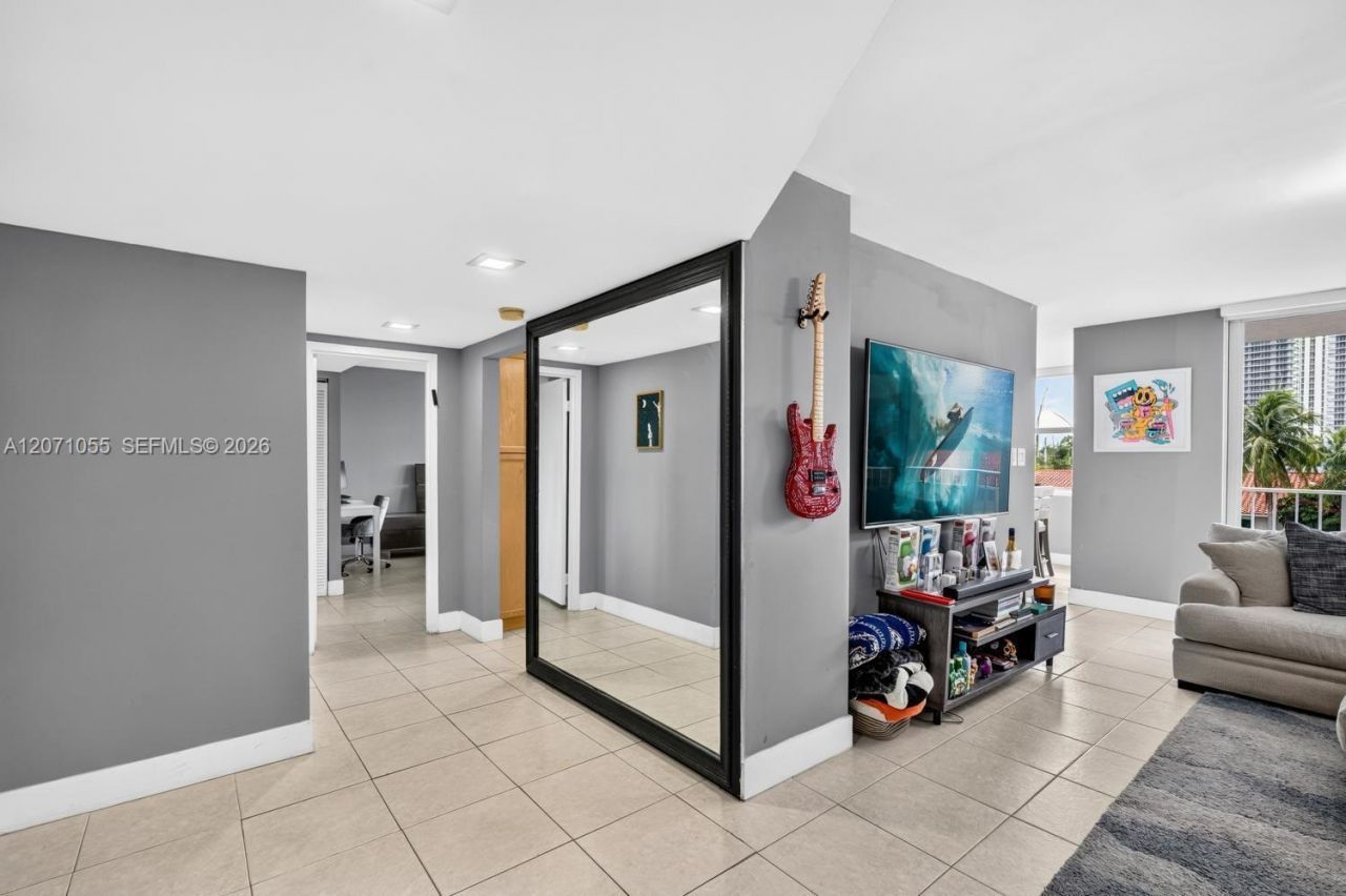Please Call For Address, Unit 4E, North Miami Beach, FL 33160 Photo
