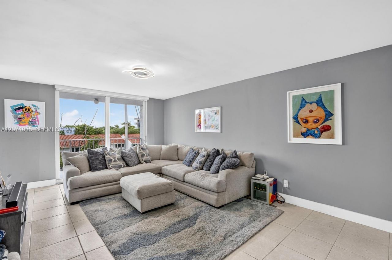 Please Call For Address, Unit 4E, North Miami Beach, FL 33160 Photo