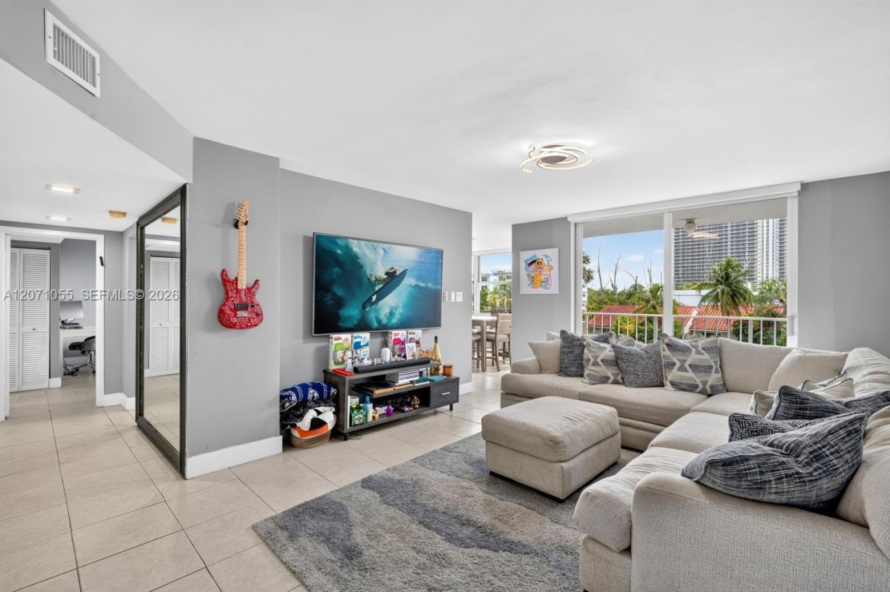 Please Call For Address, Unit 4E, North Miami Beach, FL 33160 Photo