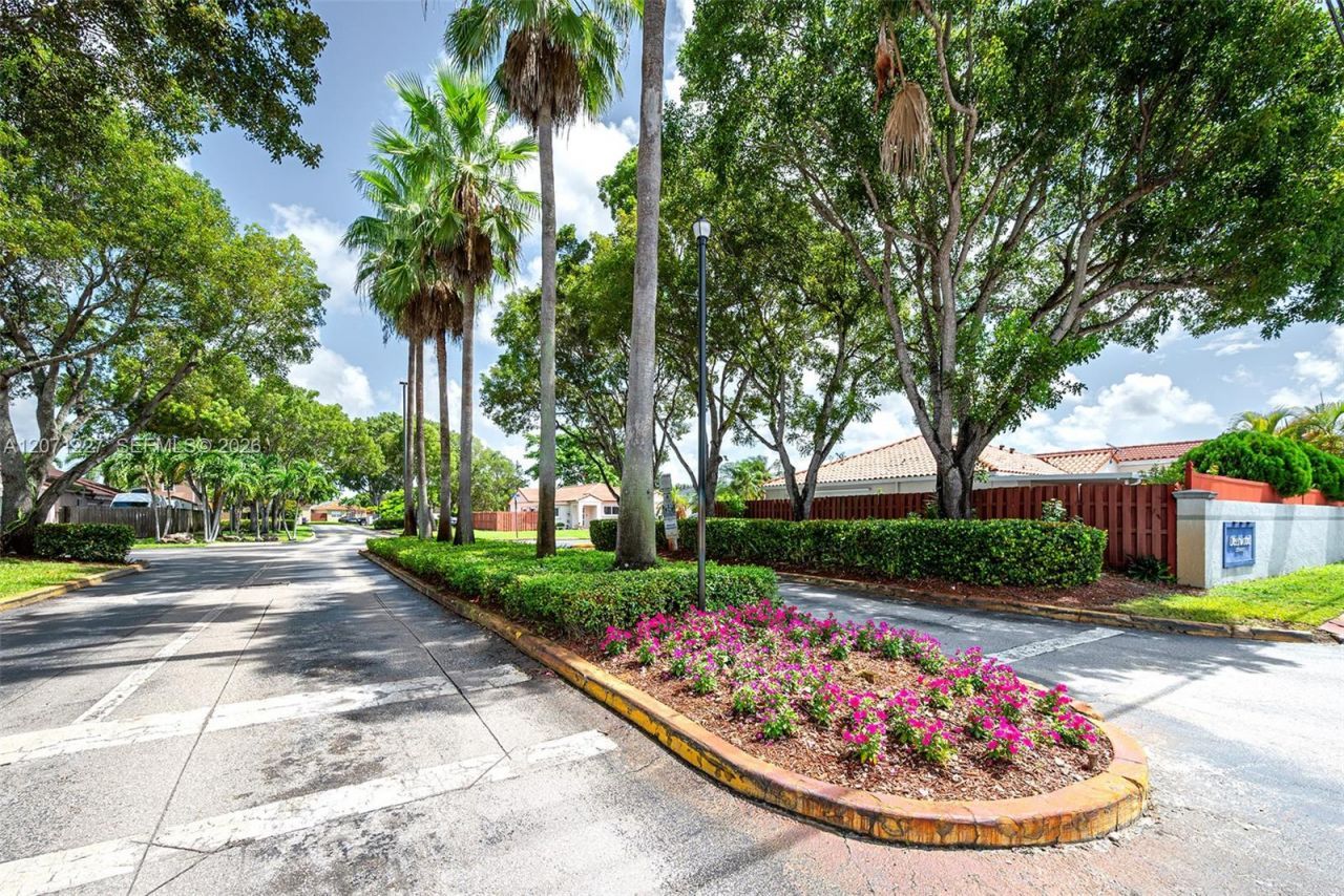 12916 SW 150th Ter , Miami, FL 33186 Photo