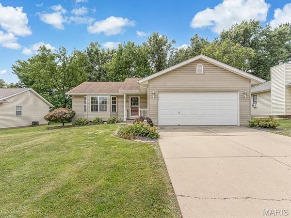 326 Briarwood Drive , Waterloo, IL 62298