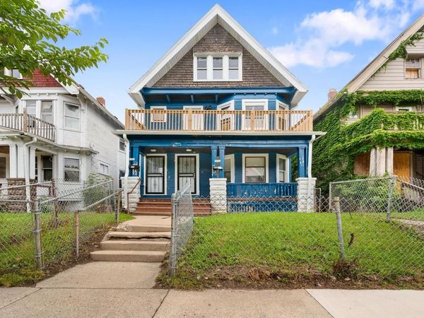 2442 N 39th STREET, Milwaukee, WI 53210