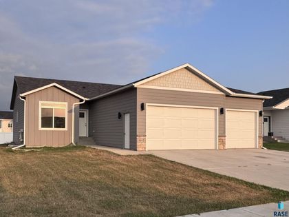 5517 S Dubuque Ave Sioux Falls, SD 57108