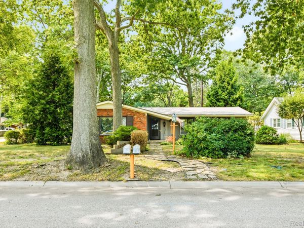 3209 Mount Vernon Road, Port Huron, Mi 48060