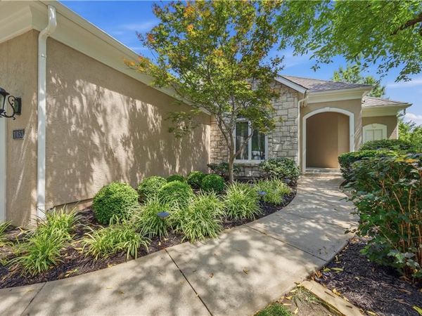 10153 S Shadow Circle, Olathe, KS 66061