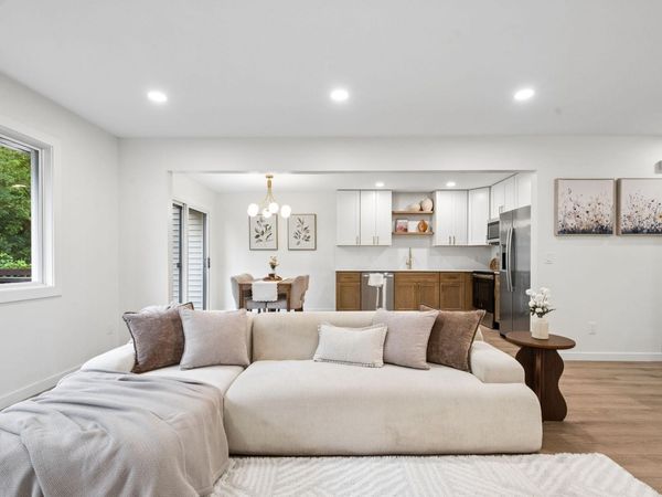 18121 Covington Path, Minnetonka, MN 55345