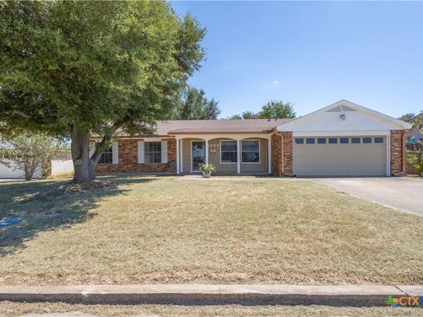 1504 W 6th Street , McGregor, TX 76657