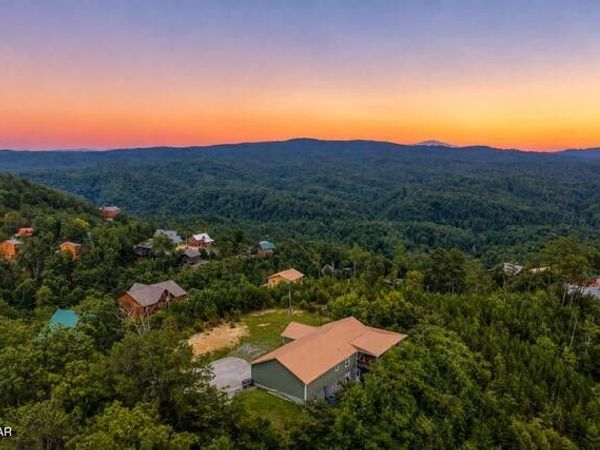 1981 Fox View Lane, Sevierville, TN 37876