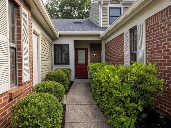 290 Secretariat Court, Crestview Hills, KY 41017