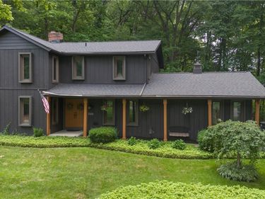 2166 Dow Drive, Akron, OH 44313