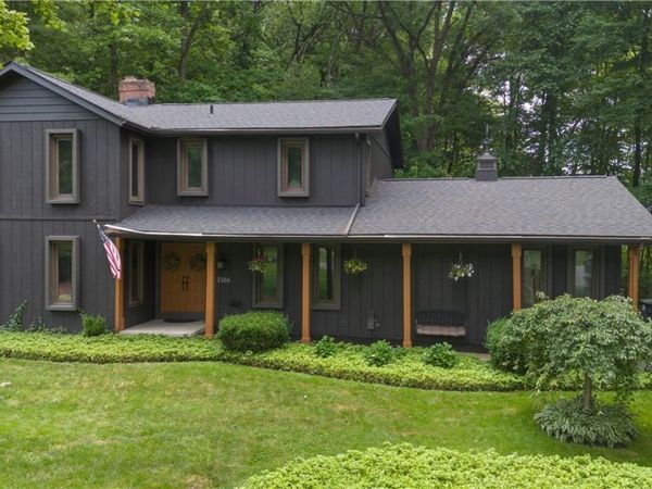 2166 Dow Drive, Akron, OH 44313