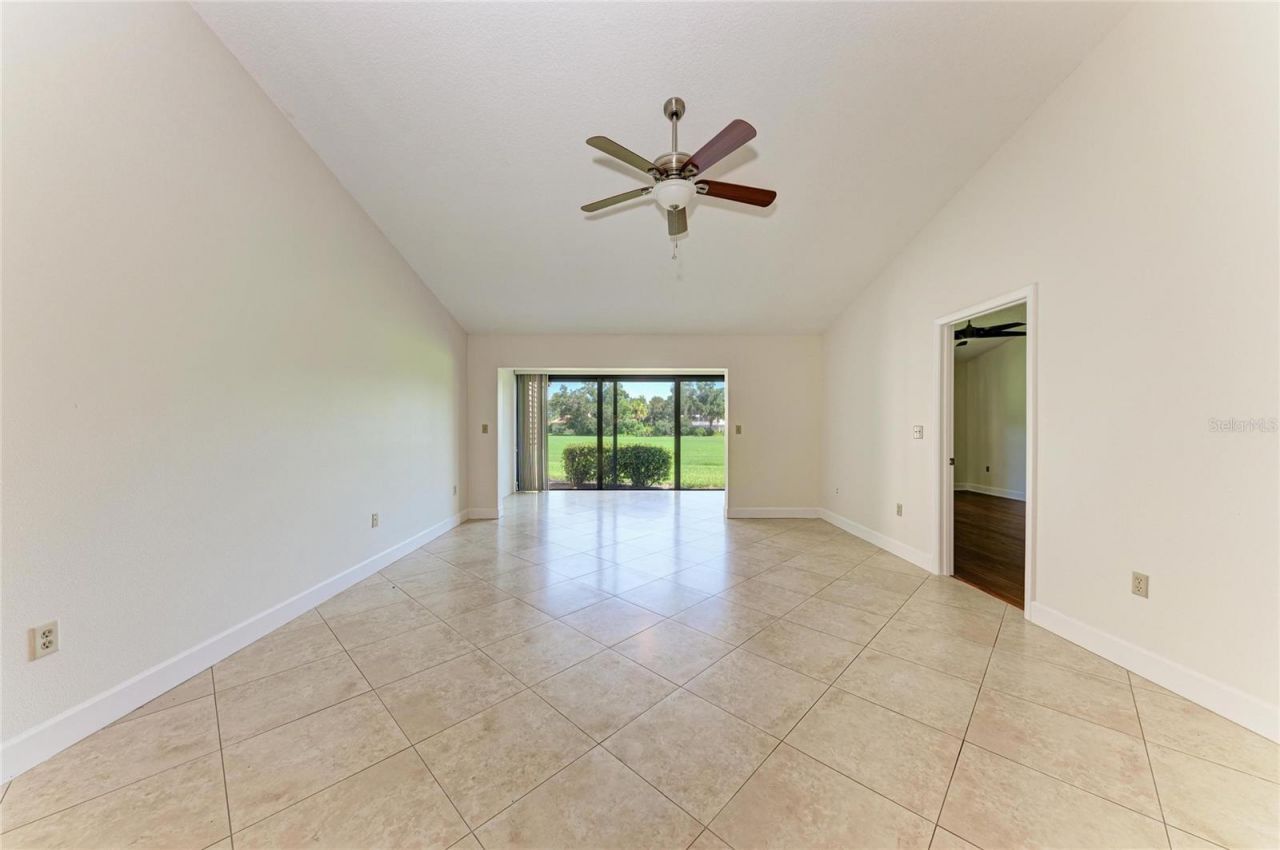 6085 Clubside Drive , Sarasota, FL 34243 Photo
