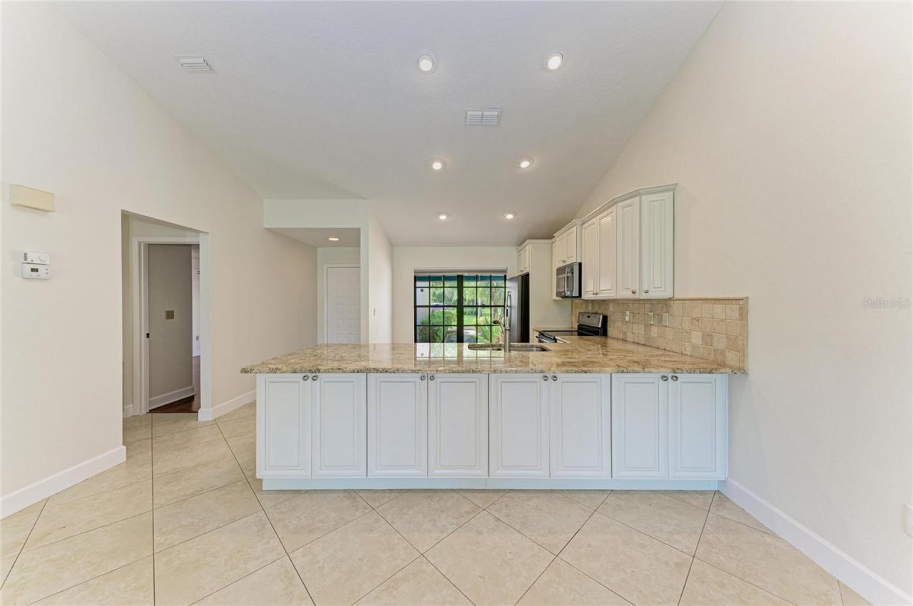 6085 Clubside Drive , Sarasota, FL 34243 Photo