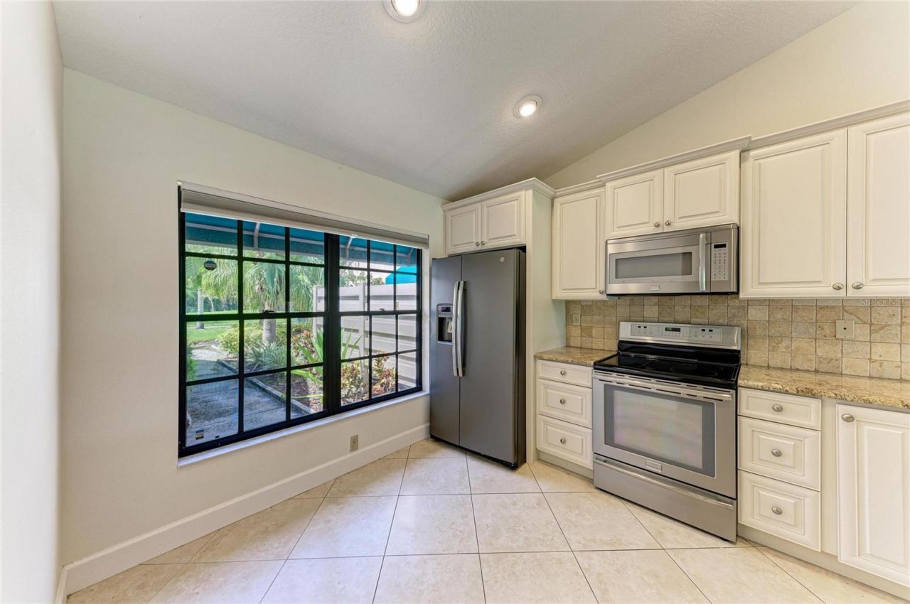 6085 Clubside Drive , Sarasota, FL 34243 Photo