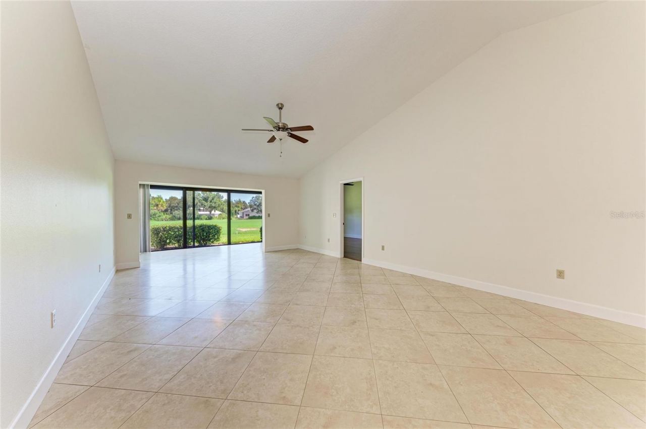 6085 Clubside Drive , Sarasota, FL 34243 Photo