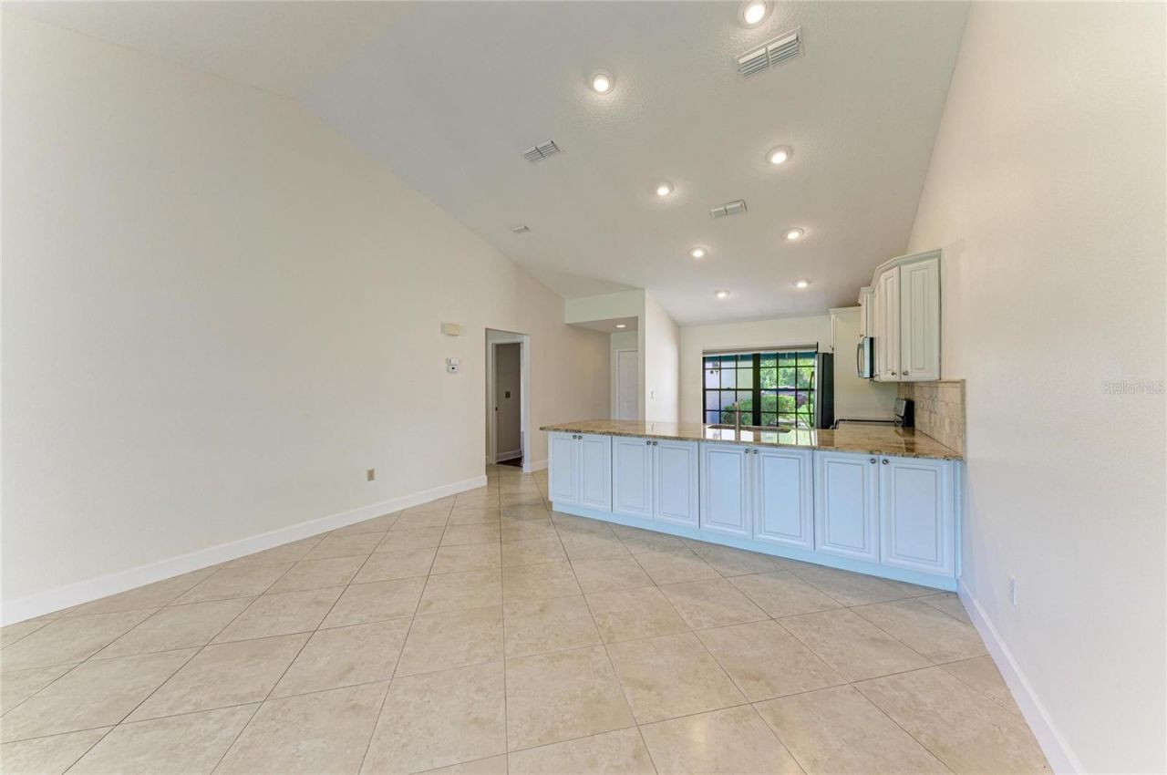 6085 Clubside Drive , Sarasota, FL 34243 Photo
