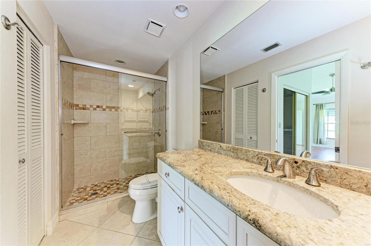 6085 Clubside Drive , Sarasota, FL 34243 Photo