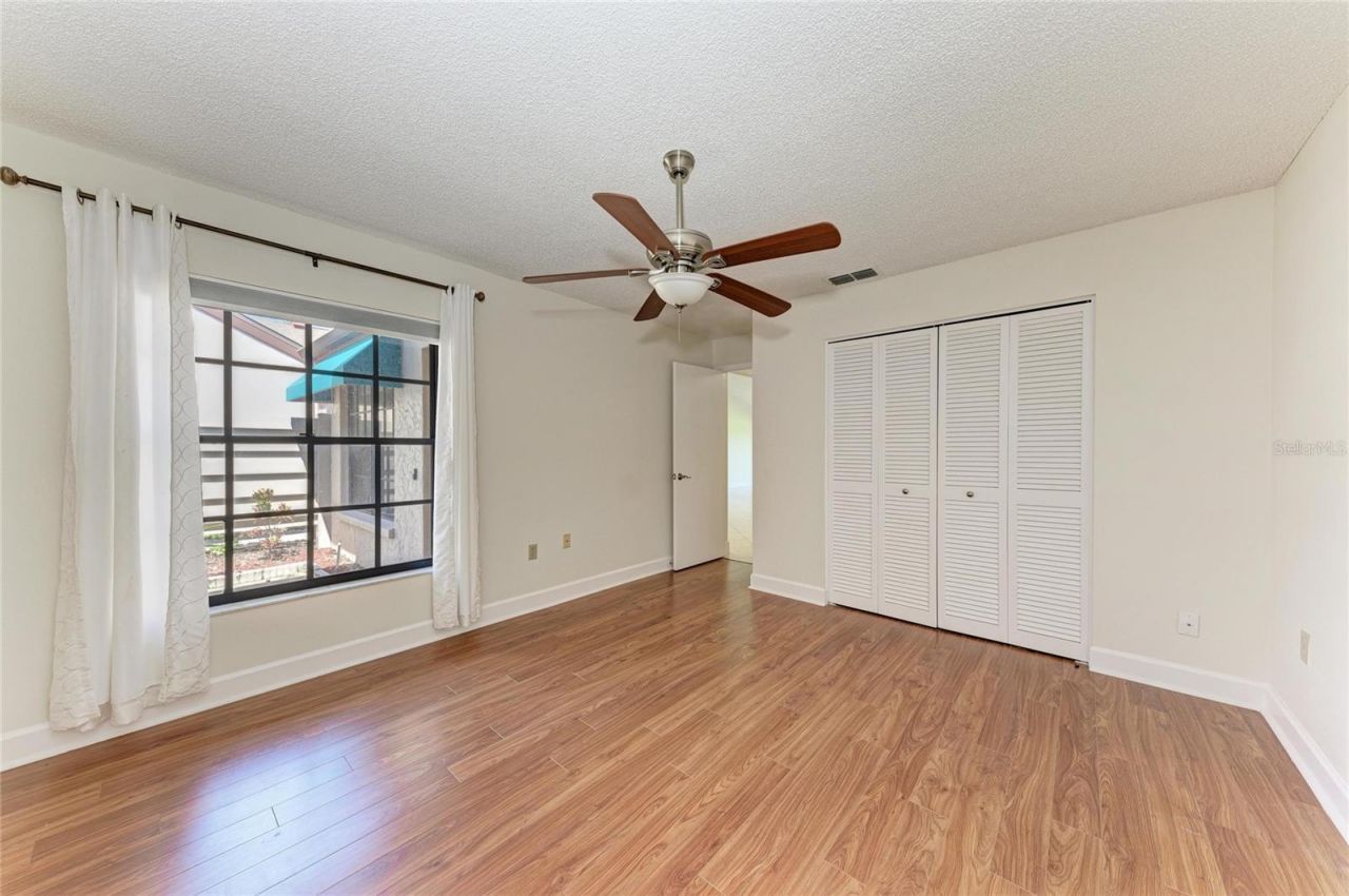 6085 Clubside Drive , Sarasota, FL 34243 Photo