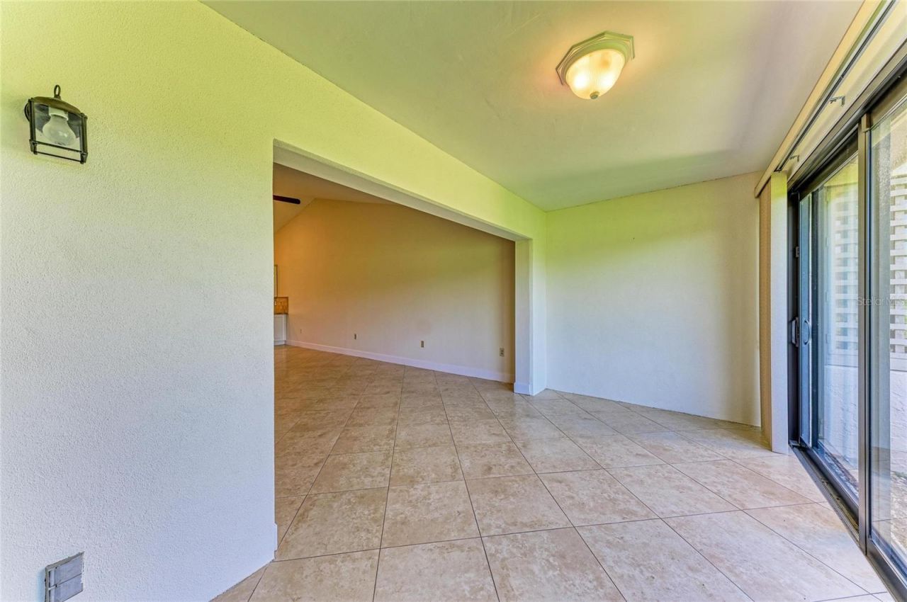 6085 Clubside Drive , Sarasota, FL 34243 Photo