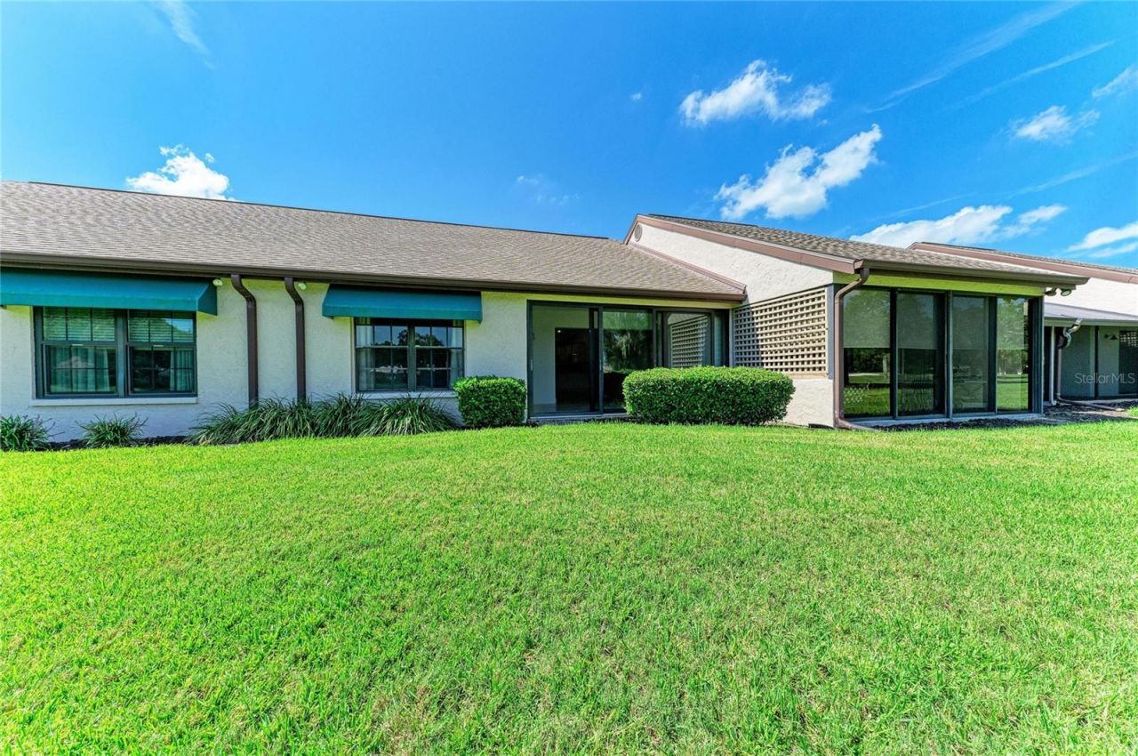 6085 Clubside Drive , Sarasota, FL 34243 Photo