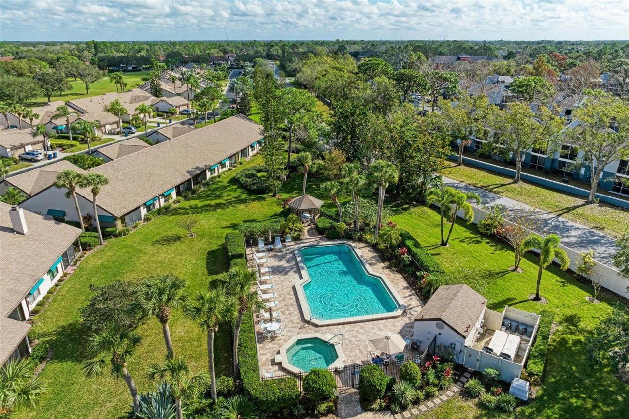6085 Clubside Drive , Sarasota, FL 34243 Photo