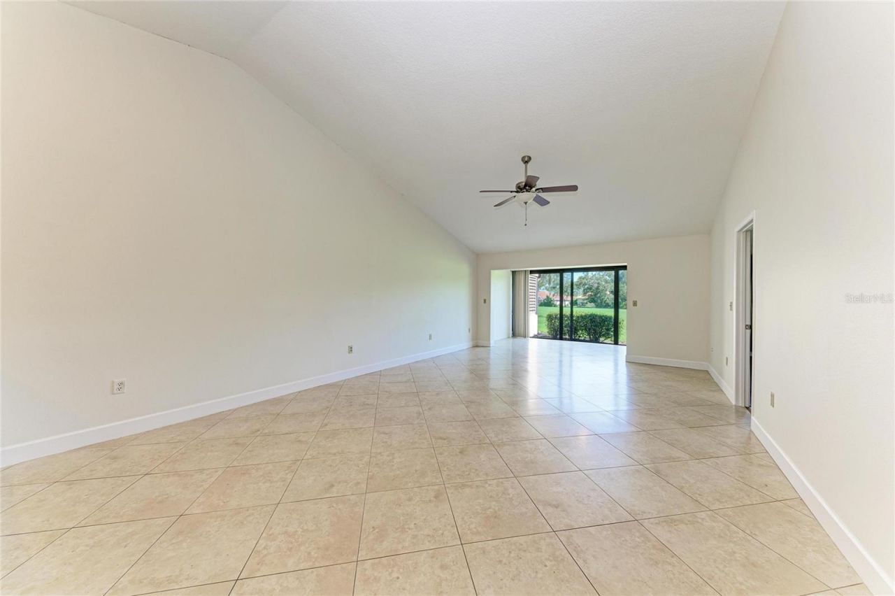 6085 Clubside Drive , Sarasota, FL 34243 Photo