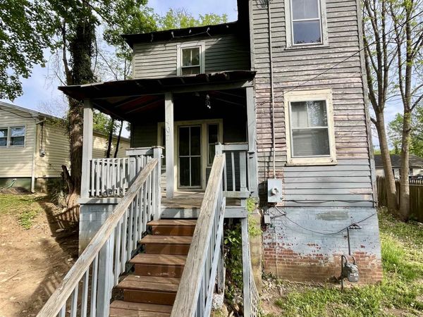407 CARRUTHERS ST, LEXINGTON, VA 24450