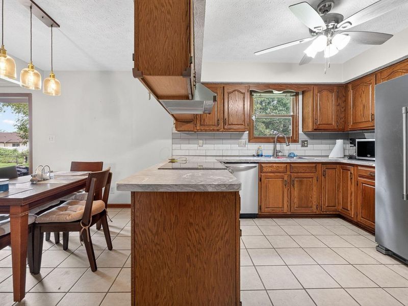 2101 Walnut Hill Park Drive, Columbus, OH 43232 Photo 14