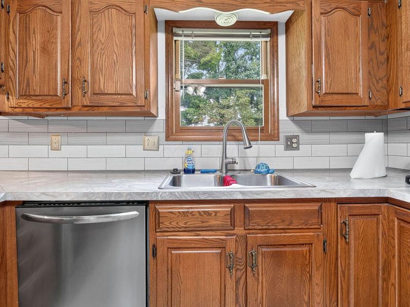 2101 Walnut Hill Park Drive, Columbus, OH 43232 Photo 16