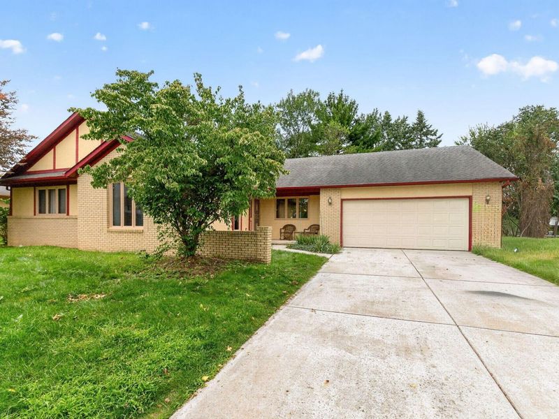 2101 Walnut Hill Park Drive, Columbus, OH 43232 Photo 2